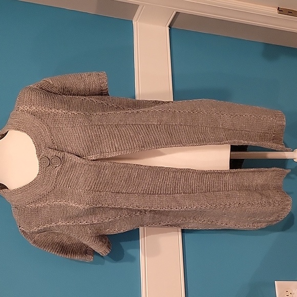 K I K I T Sweaters - Long Gray Short Sleeve Sweater with 2 button closure at the top. XL